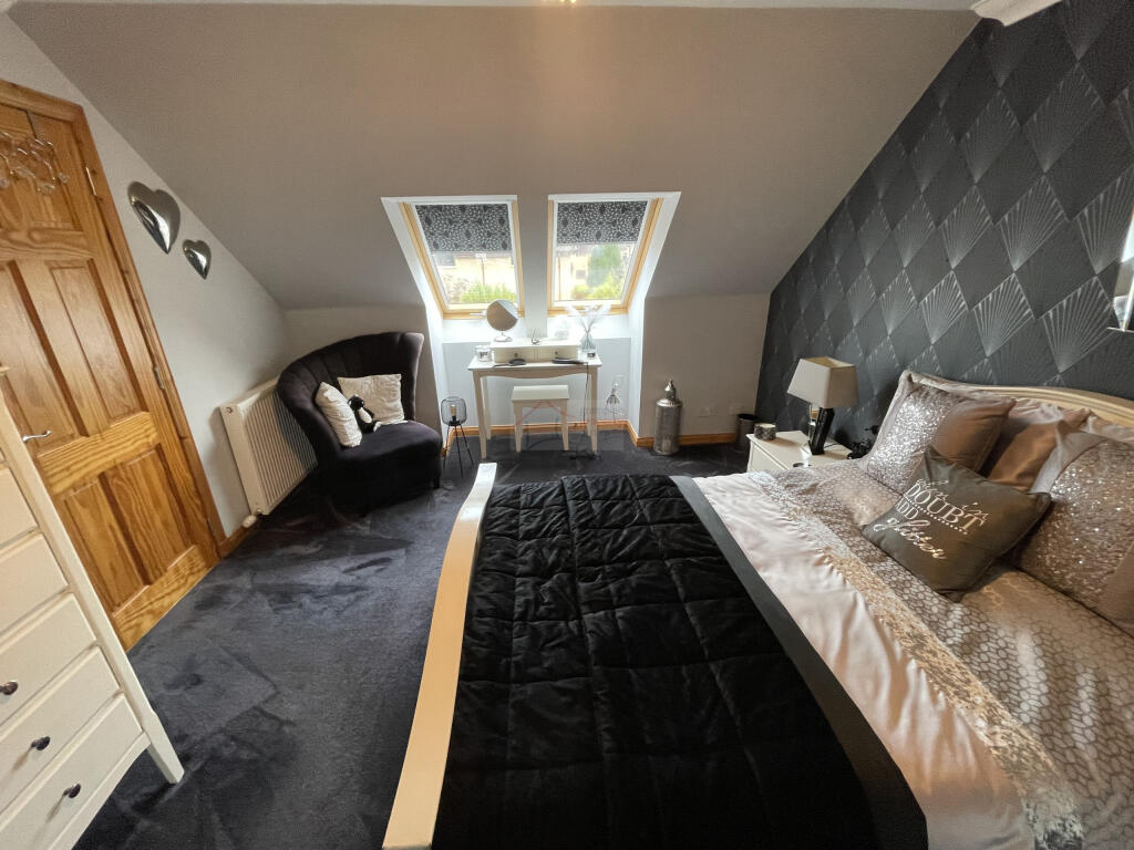 Bedroom 1a.JPG