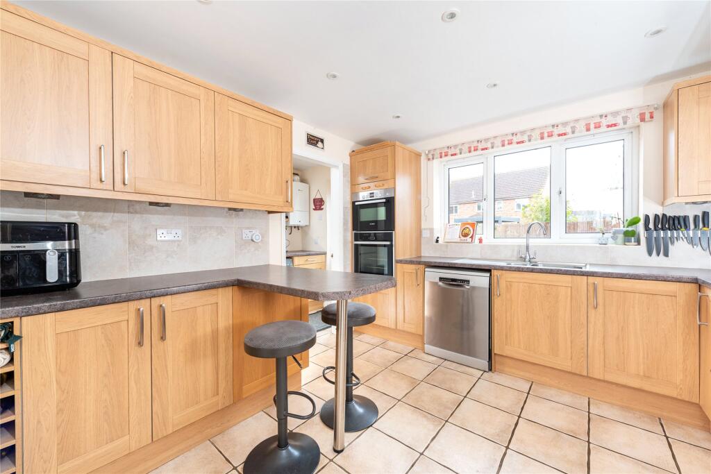 Kitchen/Breakfast Rm