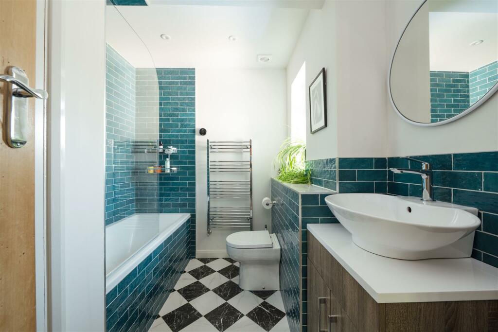 26 Queenswood Drive, Hitchin-35.jpg