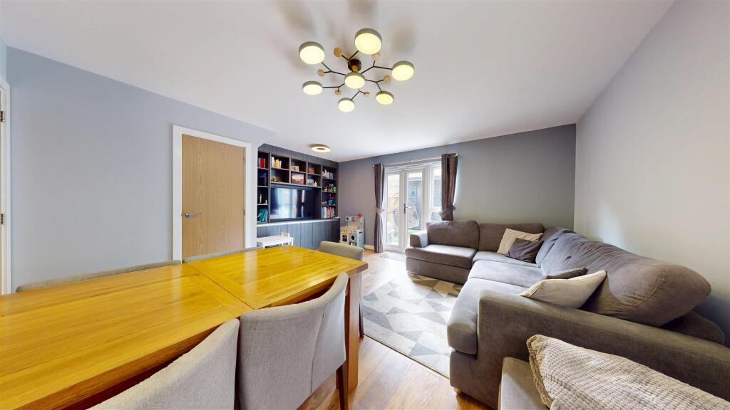 Lounge / Dining Room