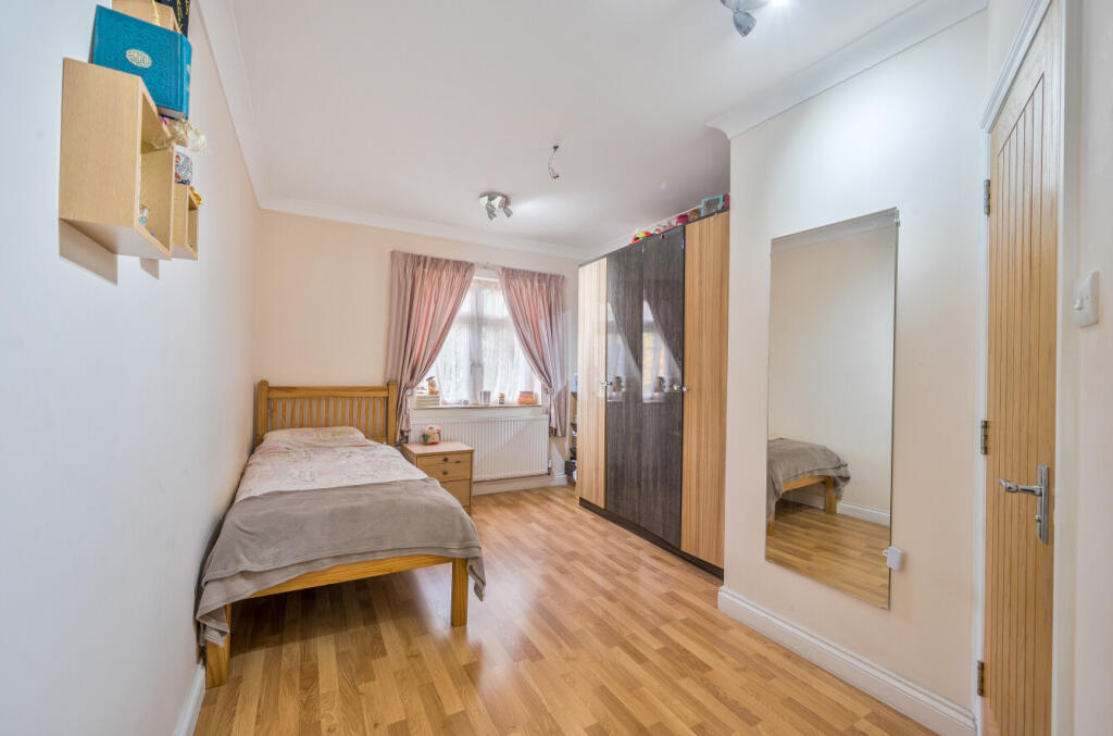 1374418-5-690462e...