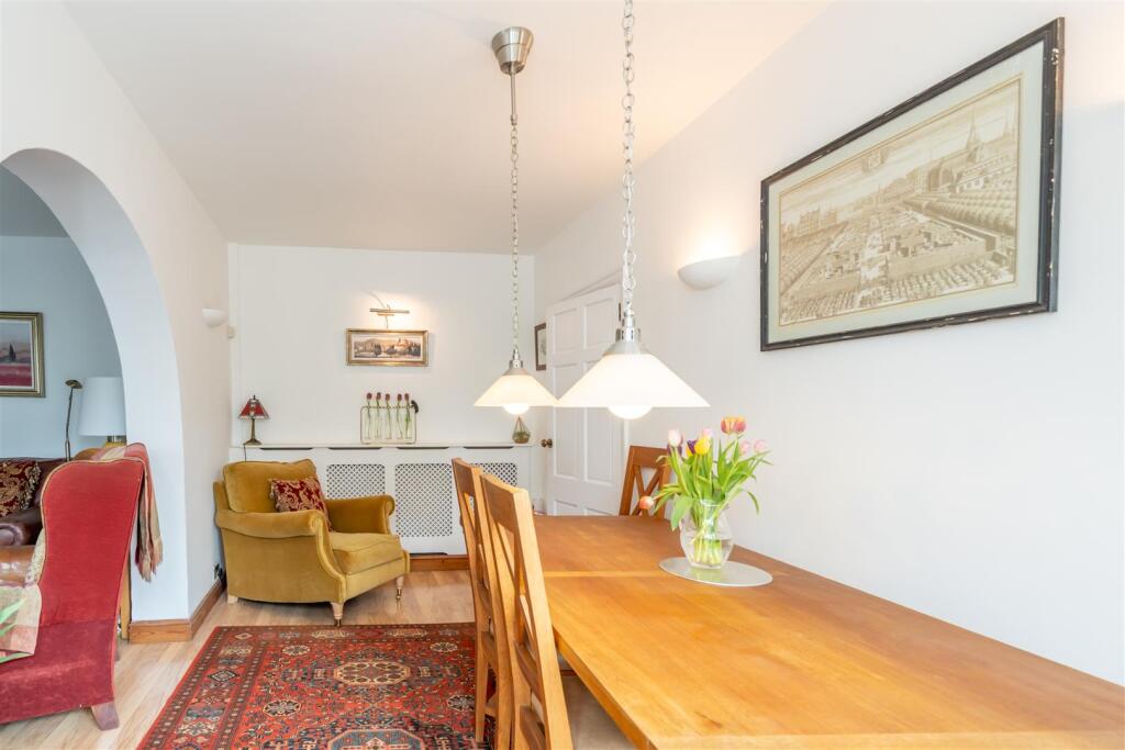 Dining Room (2).jpg
