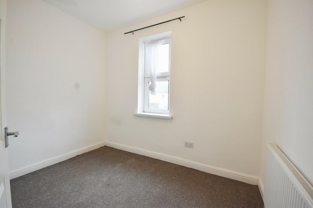Bedroom 1-min
