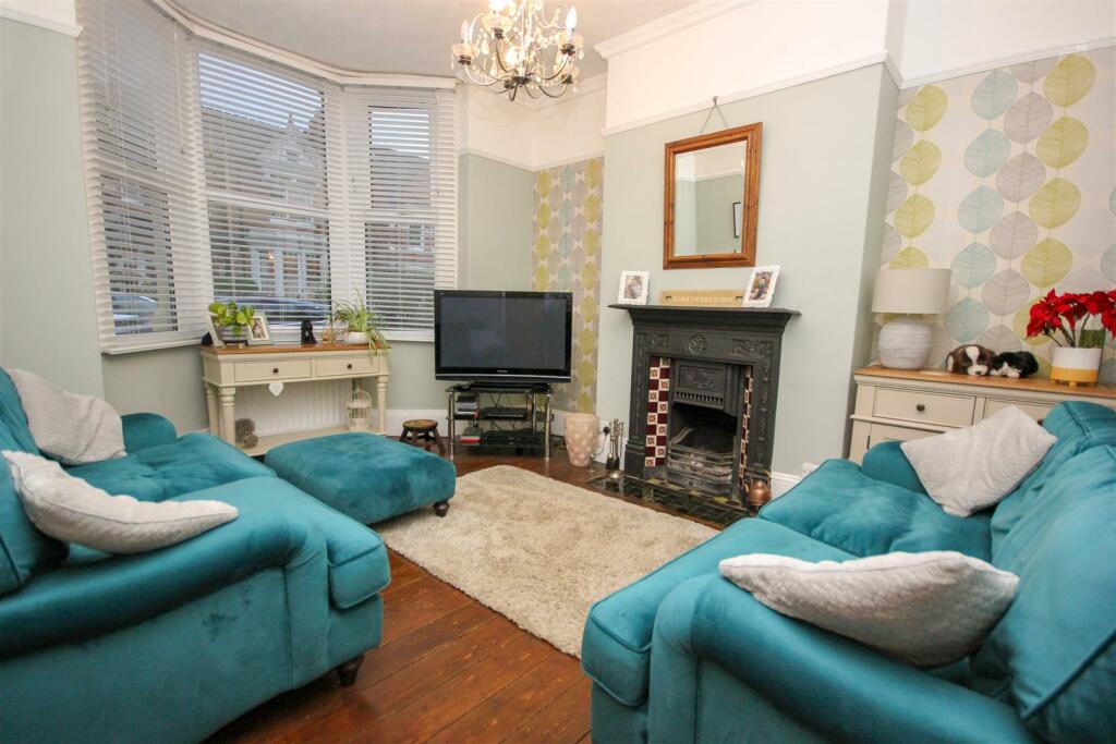 Living Room.jpg