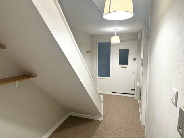 Hallway 2.jpg