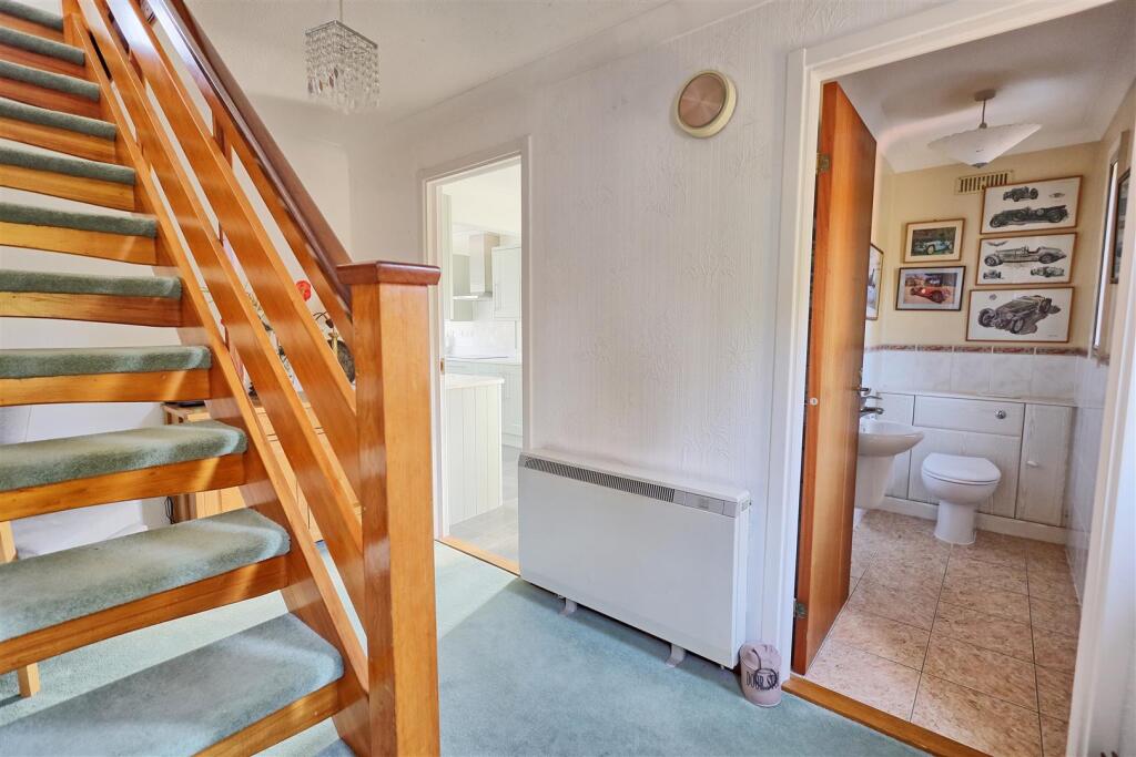 ENTRANCE HALLWAY