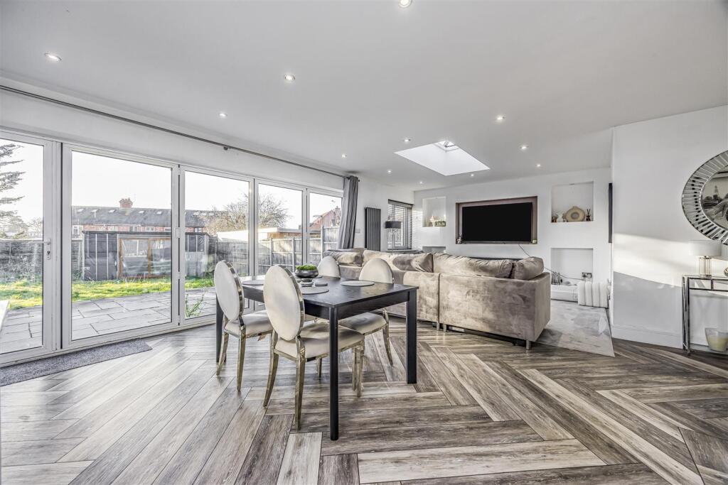 2 Dorrita Avenue, Cowplain-PorticoMarketing-SoldBy
