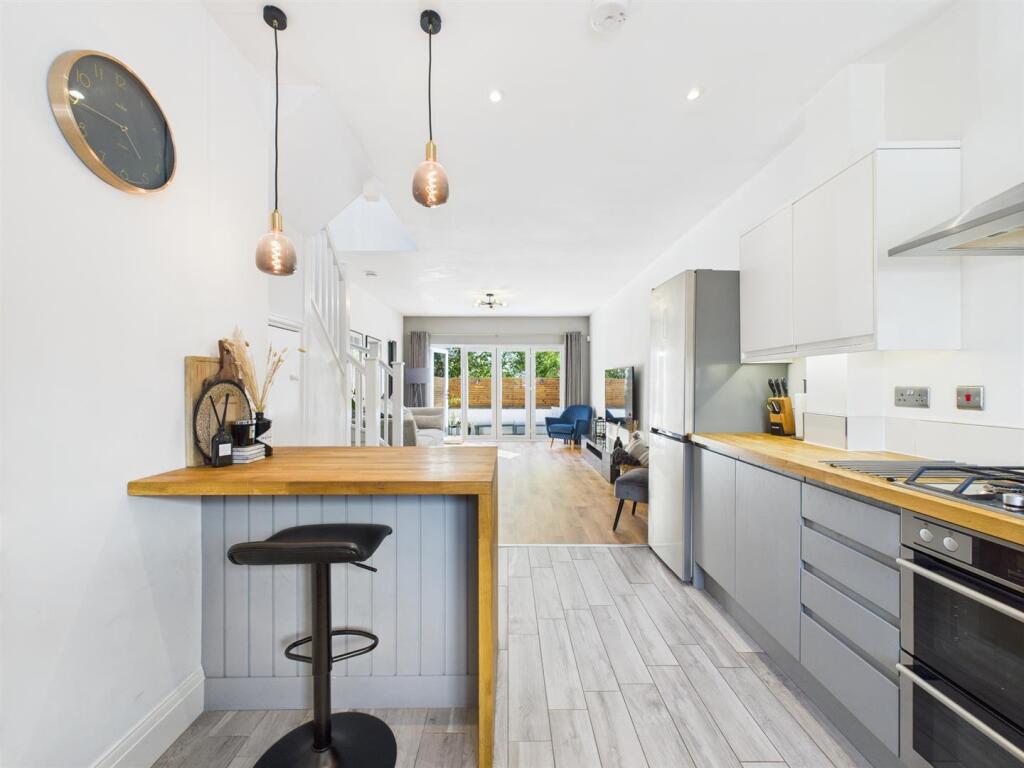 Living/Kitchen Area