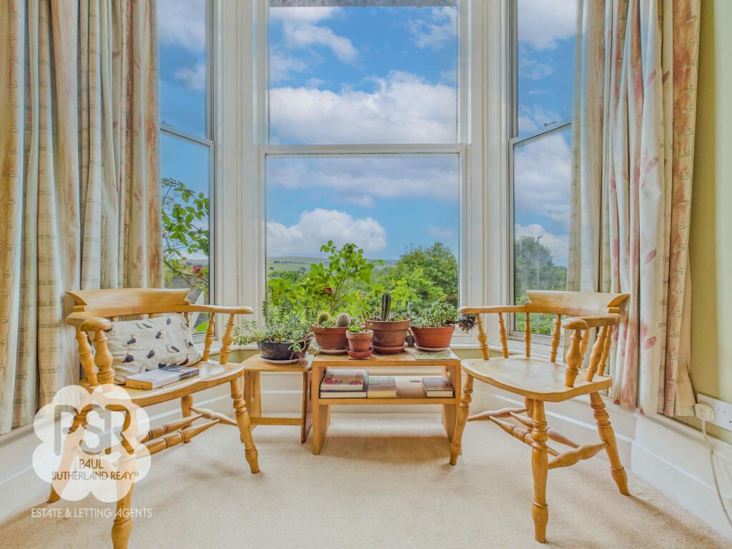 Bay Window Seating Area with Views to Kinder