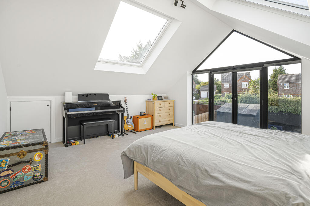 Principal bedroom