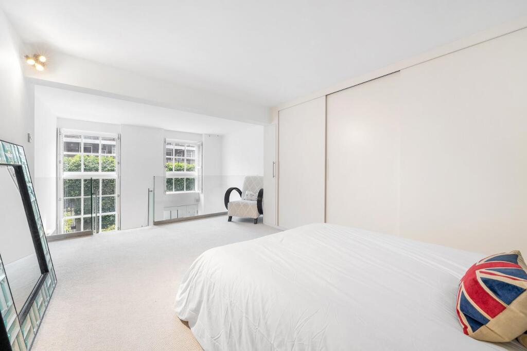 Bedroom 1 (2).JPG