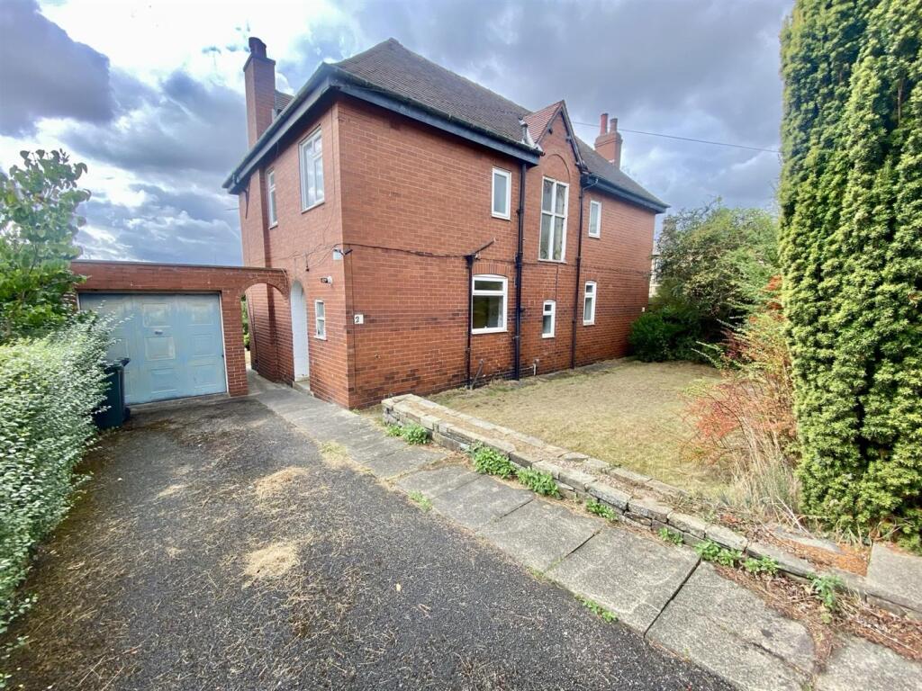 Bramleys Estate Agents - Meadow Bank Crescent - Mi