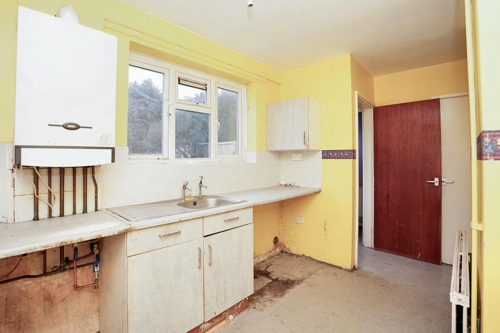 82 Woodlands Road, Chippenham, Wiltshire, SN14 0HG
