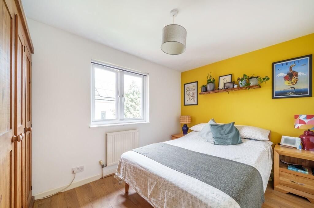 9ee6cb79-e737-410...