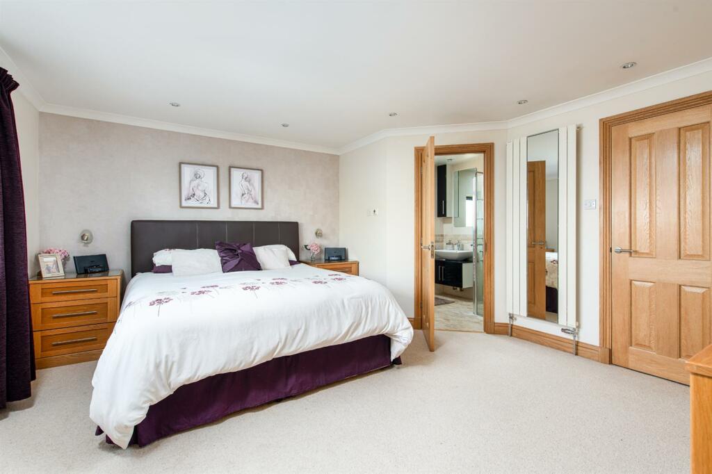 Bedroom2_1.jpg