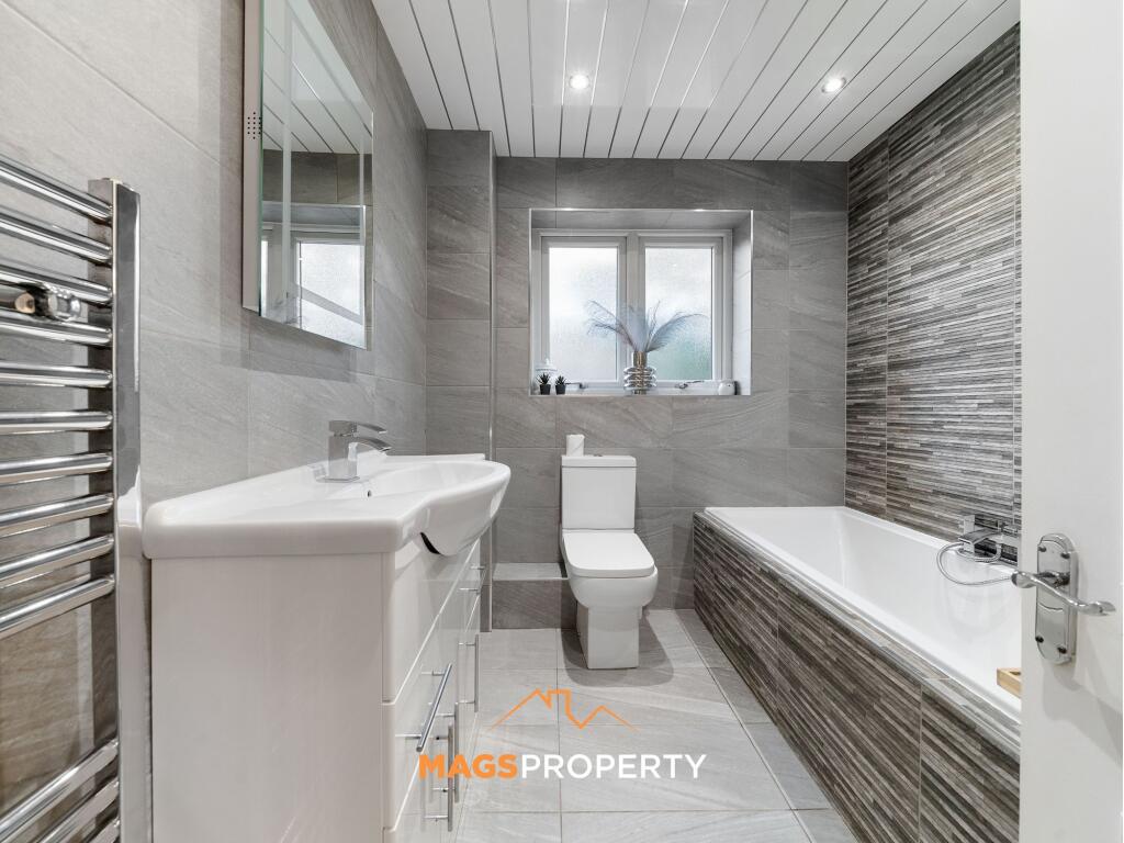 Bathroom 1 (Floor 2)