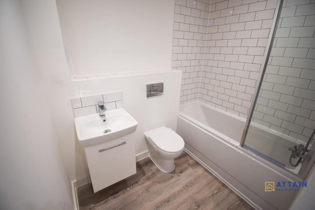 Bathroom 1.jpg