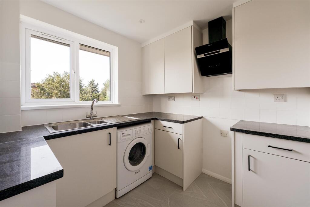 Green Pond Close, E17