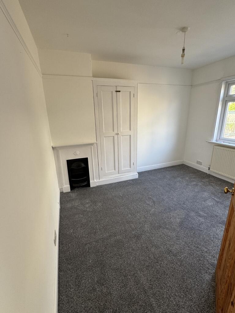 15 Orchard Gardens - rear bed