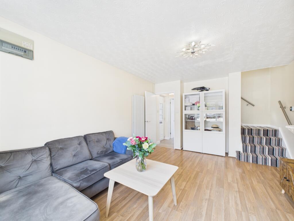 CAM02023G0-PR0156-STILL030