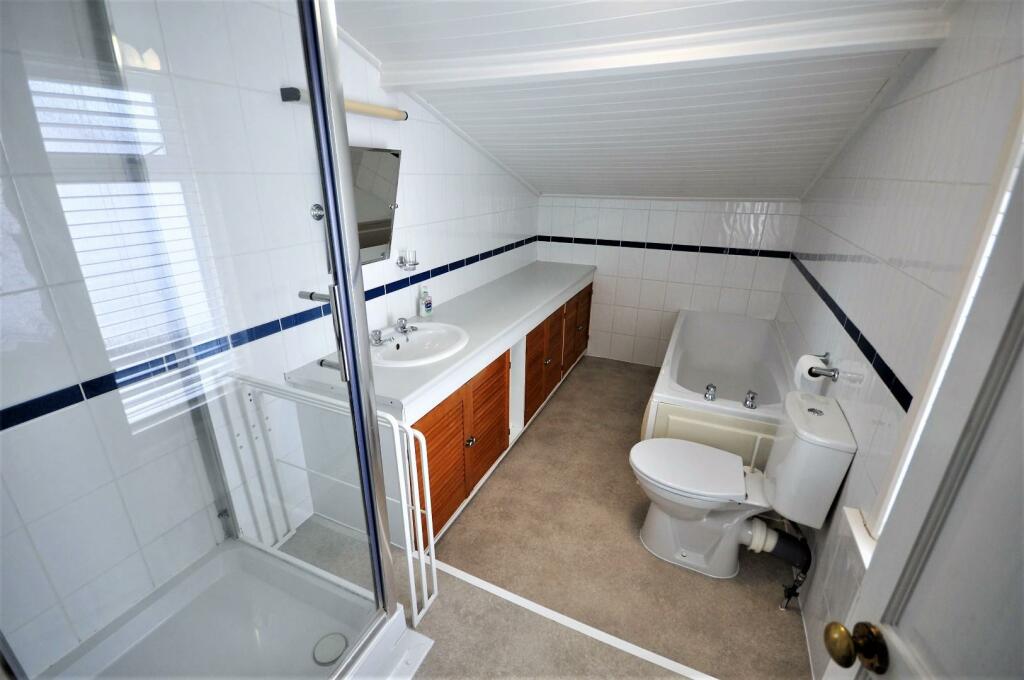 En-Suite Bathroom