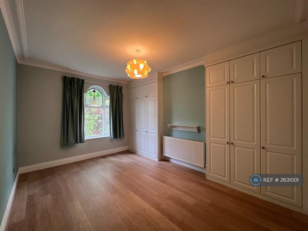 Double Bedroom With Newly Refurbished En-Suite