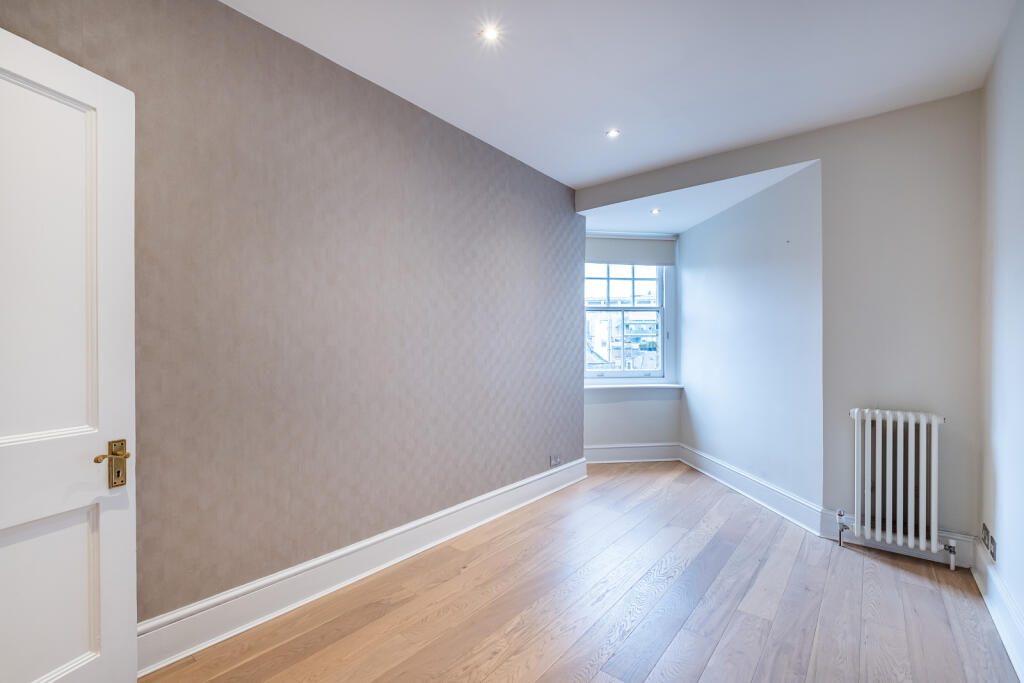 property in Bank House, 
Kensington Road, W8