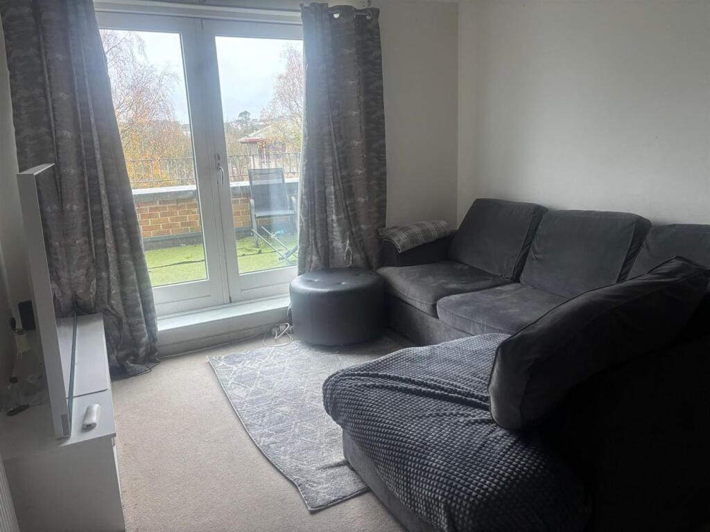 Front Room v2.JPG