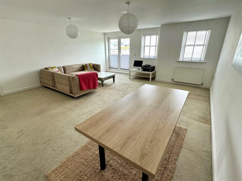 20 Pentire Mews Lounge