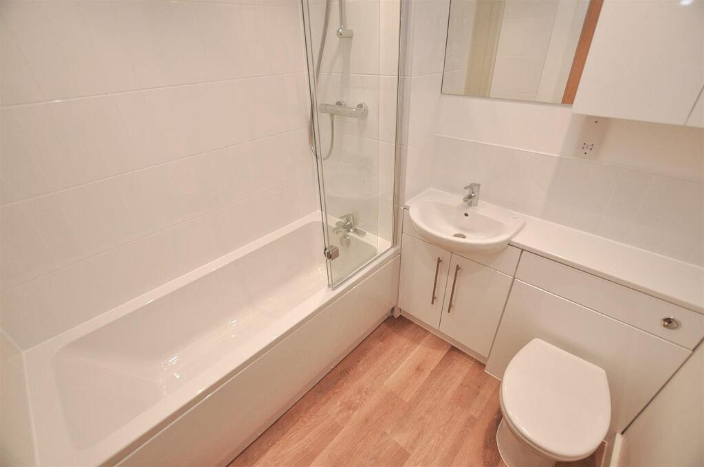 Bathroom.jpg