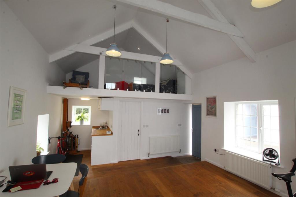 cottage internal 2.JPG