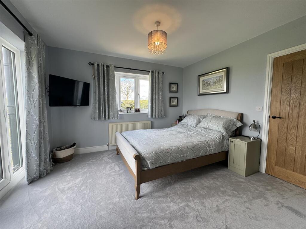 PRINCIPAL BEDROOM 1