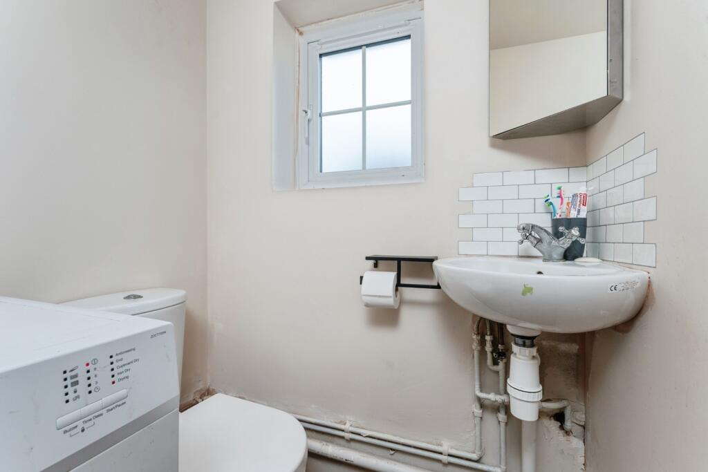 Utility Room/Wc