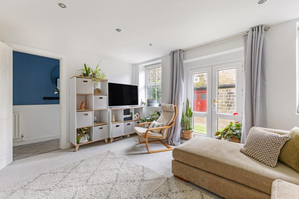 83745_36 Leeds Road Rawdon (7).jpg