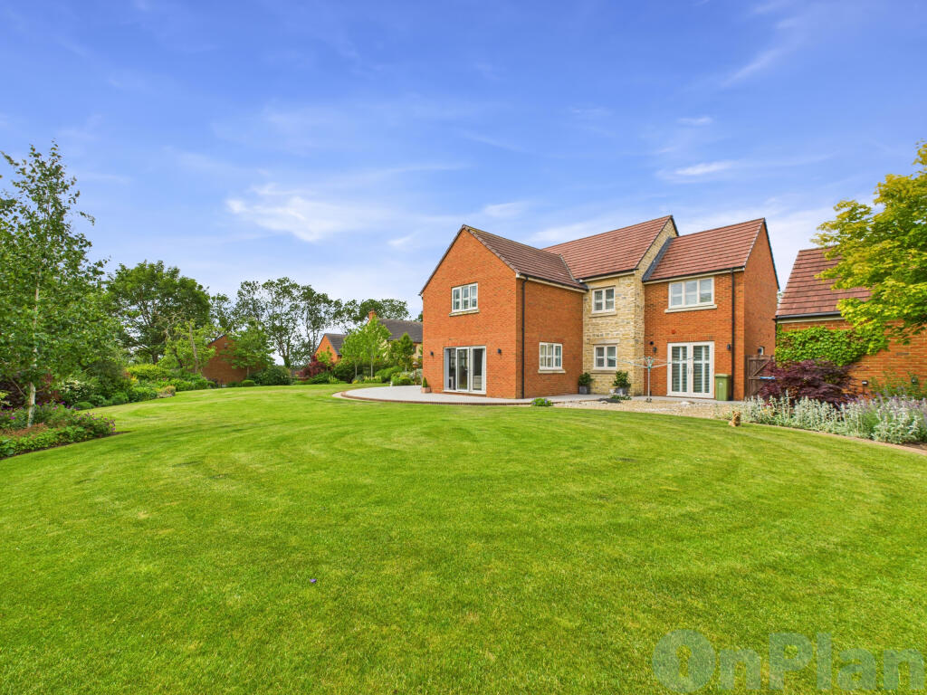 CAM04024G0-PR0028-STILL020