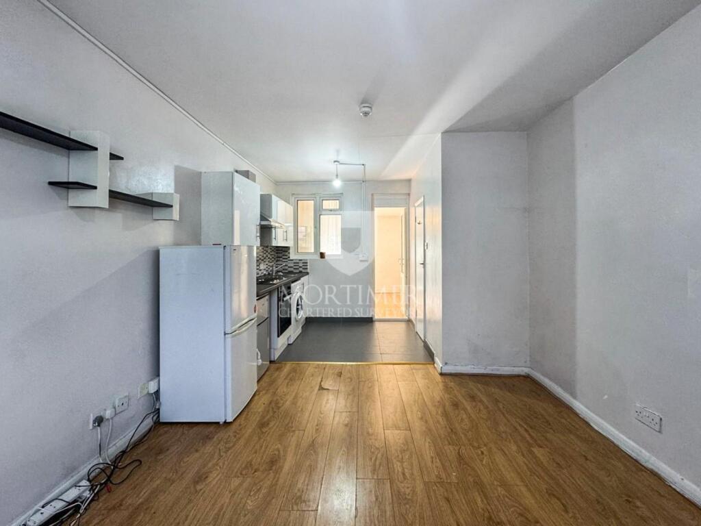Living area/Kitchen