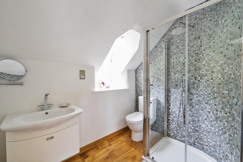 En Suite Bathroom