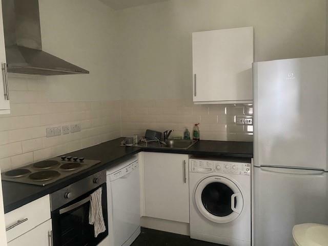 Kitchen2.jpg