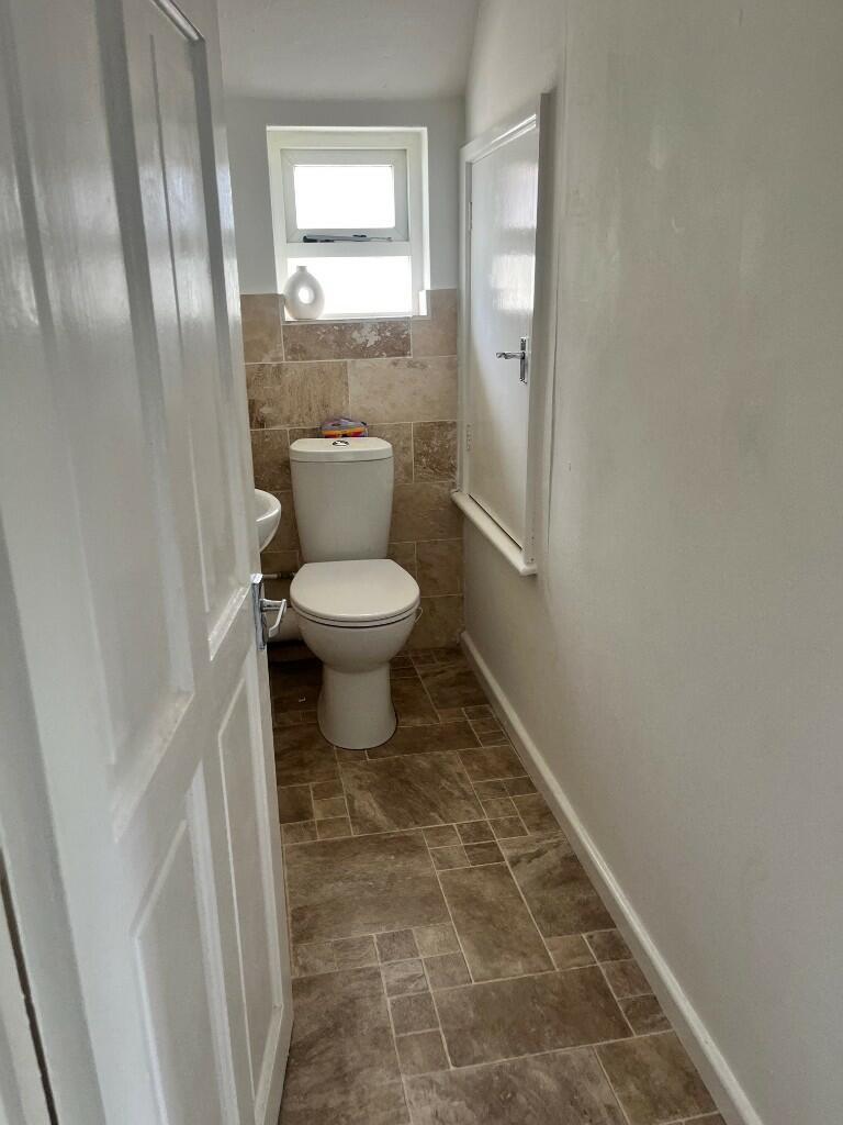 upstairs cloakroom 