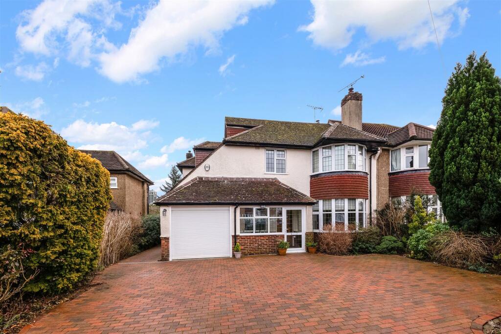 Copley Way, Tadworth,4, (24).jpg