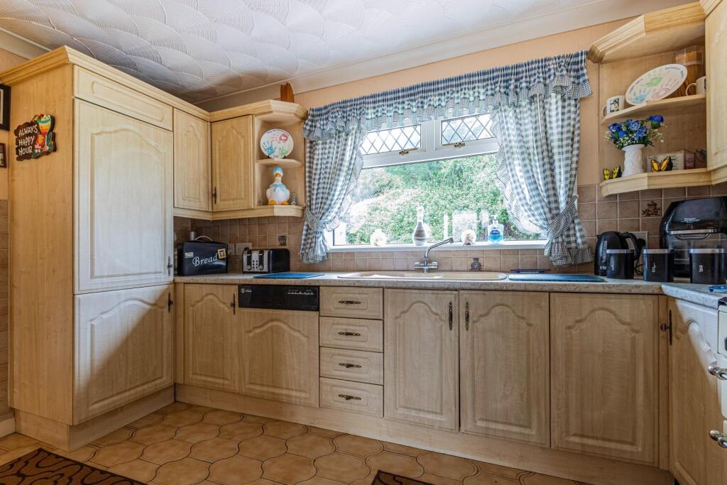 Wimbourne Crescent 14-31.jpg