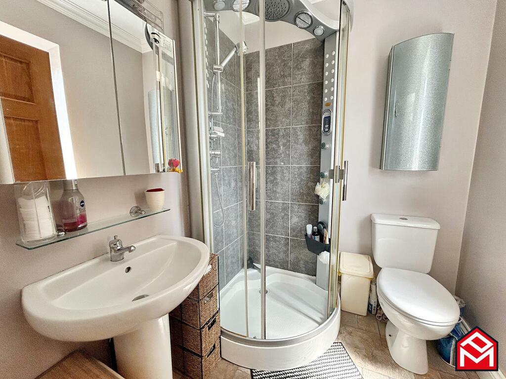 En-suite shower room