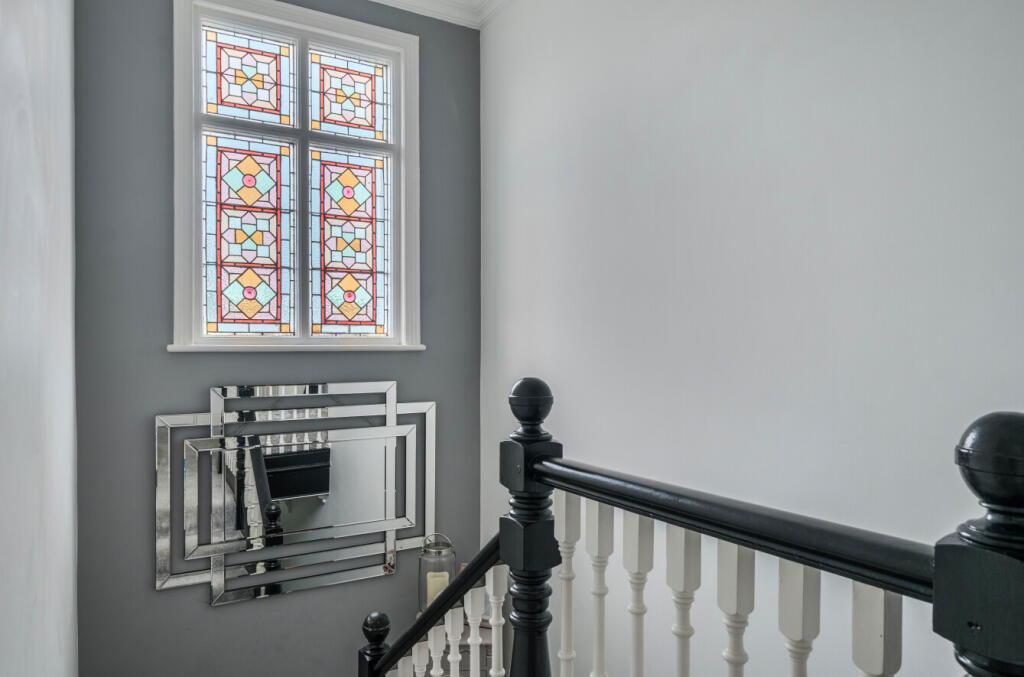 1300143-13-683edf...