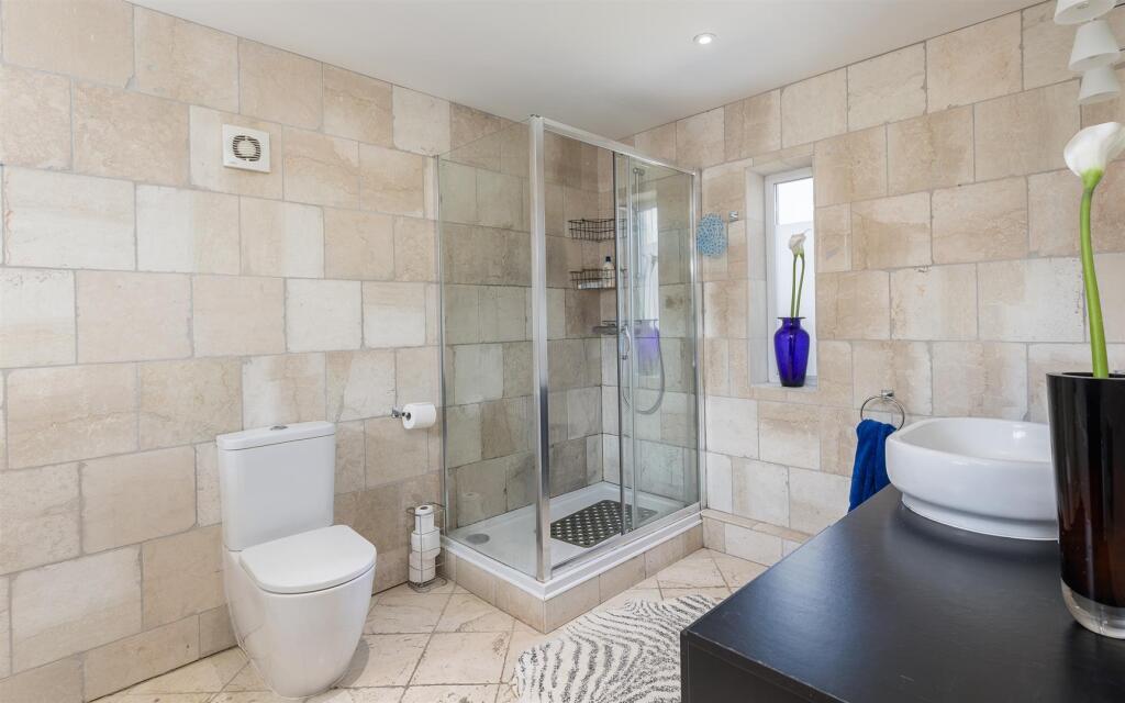 Ensuite