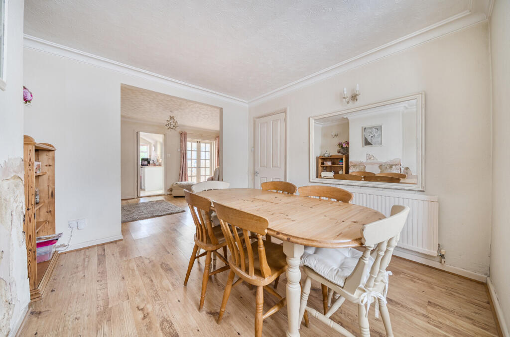 1370656-19-68f670...