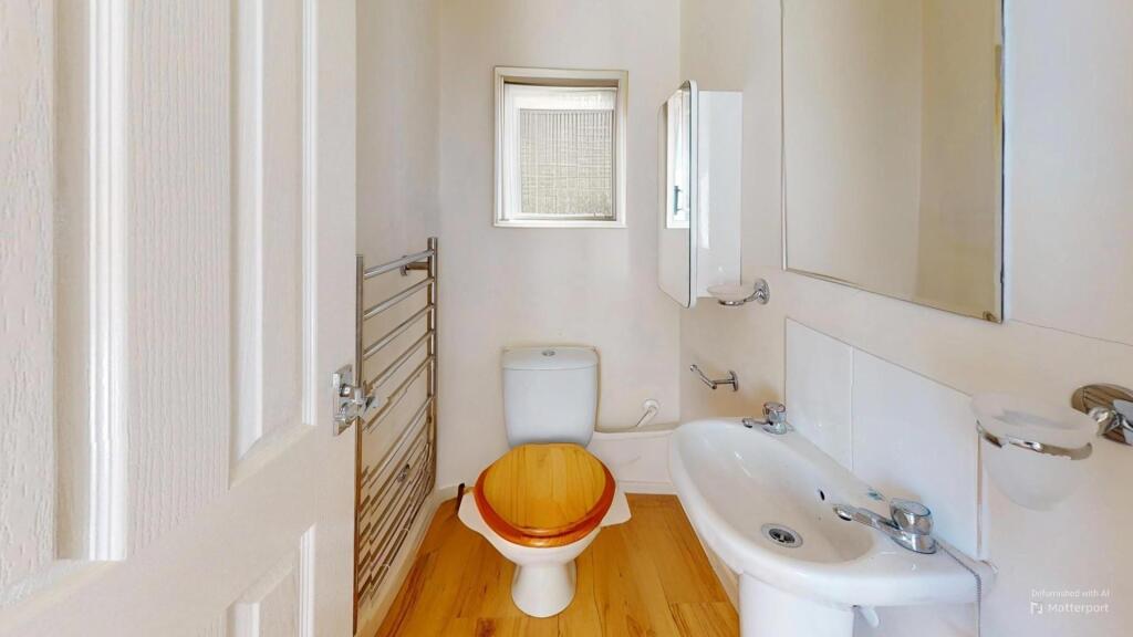 Millholme-Rise-Bathroom-Defurnished.jpg