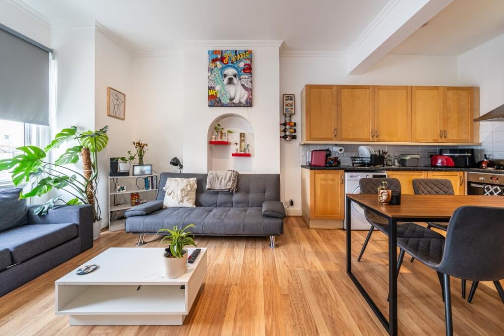 44-A-Rowfant-Road...