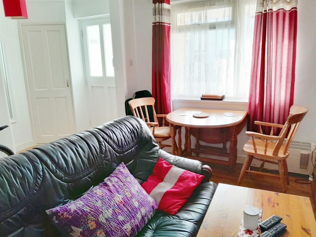 Lounge Dining room.jpg