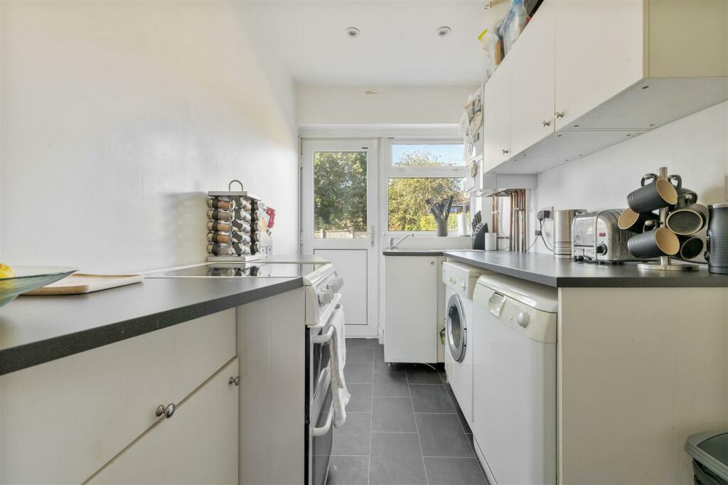 Queens Grove Road, E4