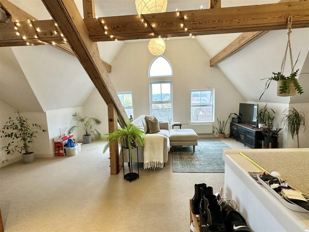 OPEN PLAN LIVING/DINING/KITCHEN